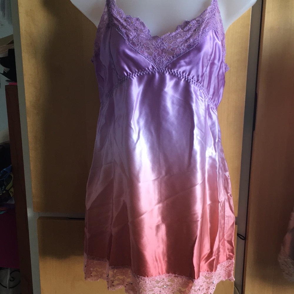 VS Moda International Silk Camisole Top - Small